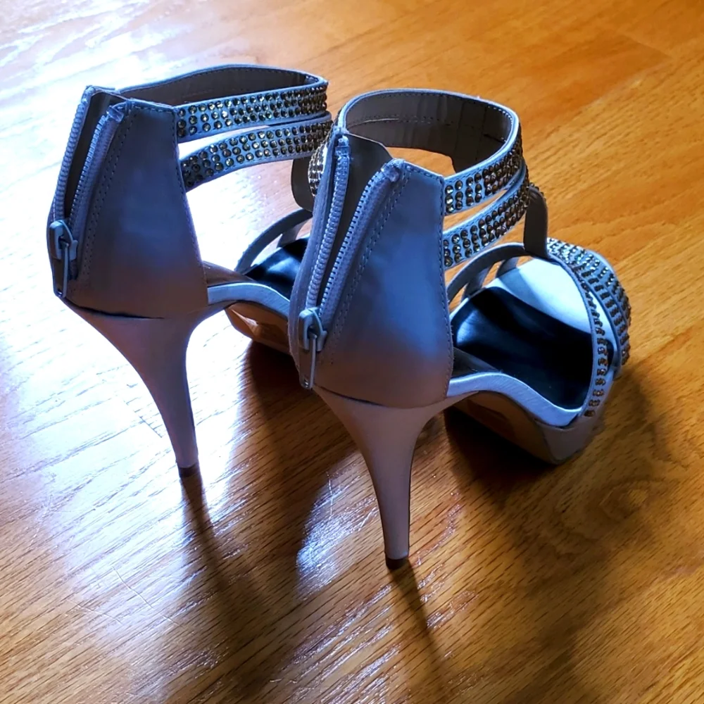 Heels - Picture 2 of 2